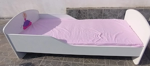 Vand pătuț pentru fetițe 