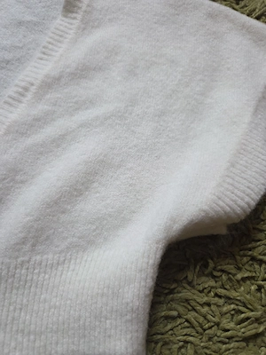 Pulover blush alb cu maneca scurta marimea M