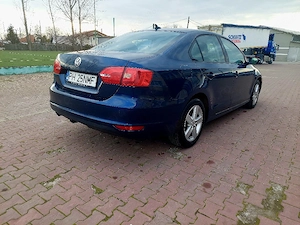 Volkswagen Jetta  - imagine 4