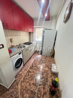 Etaj 1- Apartament  1 camera decomandat Aradului