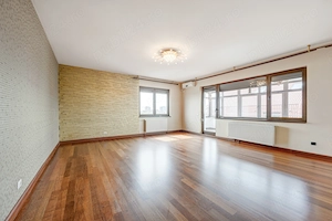 Sisesti- 6 camere, 242 mp    2 parcari-Comision 0%