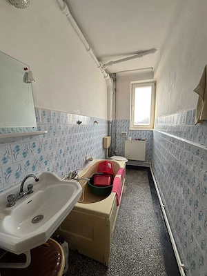 De vânzare apartament cu 2 camere si balcon, zona Restaurantului Bradu - imagine 3