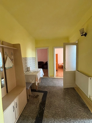 De vânzare apartament cu 2 camere si balcon, zona Restaurantului Bradu