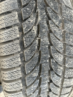 Vând 2 cauciucuri  235/65r17 M+S - imagine 2