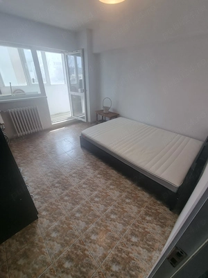 Particular închiriez apartament 2 camere decomandate   exact la metrou Dristor
