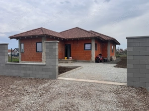 Individuala Parter Becicherecu Mic, Zona Semicentrala,4 Camere,Teren 800 mp