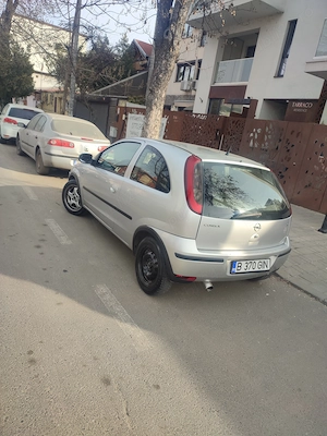 vând opal CORSA c motor de 1 2 benzina propietar in acte  - imagine 2