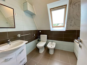 PF inchiriez ap. in vila, 80 mp, 3 cam, parcare curte, Andrei Muresanu - imagine 7