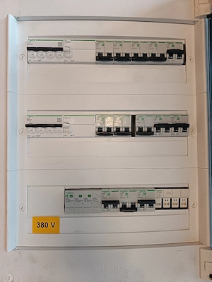 Cautam electricieni cu sau fara experienta pentru lucrari in Municipiul Iasi  - imagine 4