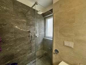 2 camere Braytim – etaj 1, bloc nou, parcare inclusa, lift, balcon - imagine 11