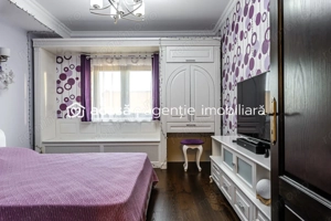 PRET NOU!!!   Vilă de Lux în Grădiște - imagine 12