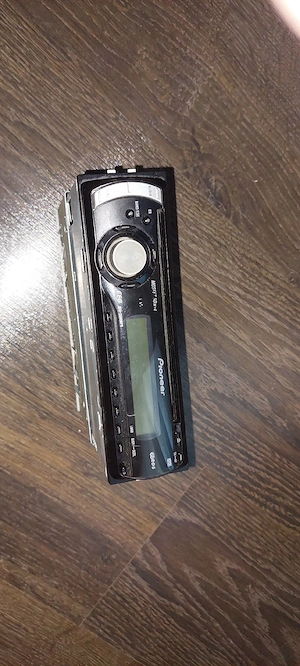 Vând cd player pionner