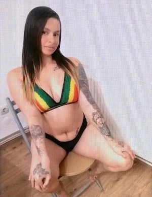 Buna sunt maya  am 22 de ani te aștept la mine in locație  - imagine 2