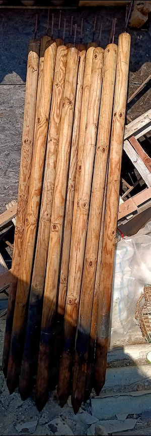 Stalpi de lemn Cheveresu Mare