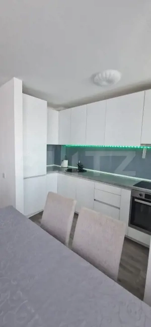 Apartament de vanzare, 3 camere, 65 mp - zona Stejarului - imagine 9