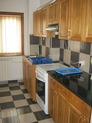 Apartament 2 camere de închiriat Beiuș ultracentral