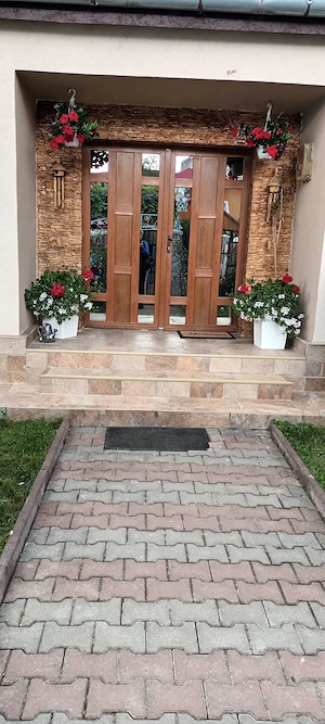 Vand casa deosebita in Caransebes intr-un cartier Rezidential - imagine 7