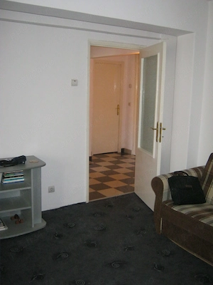 Apartament 2 camere de închiriat Beiuș ultracentral - imagine 4