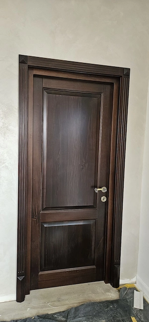 Uși interior din lemn masiv la comanda 