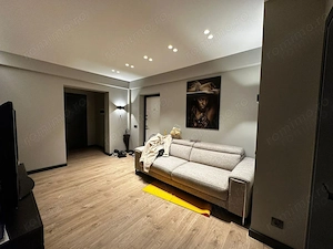  Apartament spatios de 3 camere in zona 13 Septembrie - imagine 2