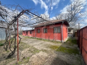 Casa pe parter, 75mp, teren generos  2000mp, Troaca