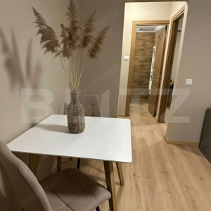 Apartament renovat de vânzare – Micro 15, parter, 40 mp 