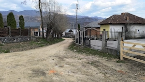 Casă bătrânească de vânzare în Corbi   locul unde liniștea întâlnește natura - imagine 3