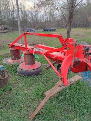 Vand tractor U 445 cu utilaje  - imagine 4