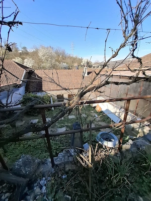 Vand  casa în Reșița Zonă excelentă pret avantajos  !  - imagine 5