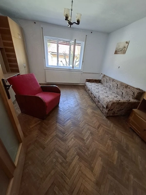 Vand  casa în Reșița Zonă excelentă pret avantajos  !  - imagine 2