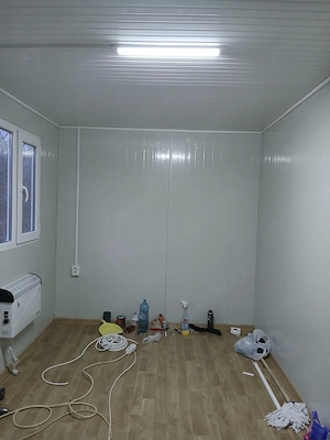 Vând container 5m L 2.5 m l