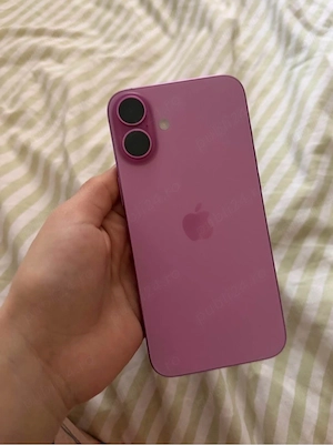 iPhone 16 pink