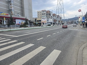 Închiriez spatiu comercial Piața Petrodava!  - imagine 2