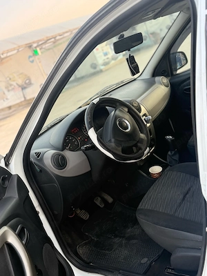 Vand Logan 2012 - imagine 2