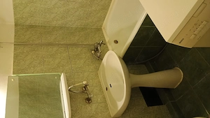 Vând garsonieră mobilata și utilată  - imagine 6