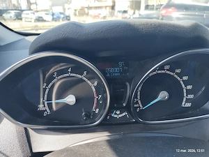 Vând Ford Fiesta 2015   60.000 km   6.500 Euro  Neg.