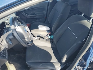 Vând Ford Fiesta 2015   60.000 km   6.500 Euro  Neg. - imagine 2