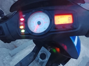 vând scuter Piaggio nrg 2 timp răcire pe apă  - imagine 2