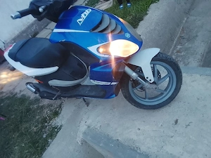 vând scuter Piaggio nrg 2 timp răcire pe apă  - imagine 3