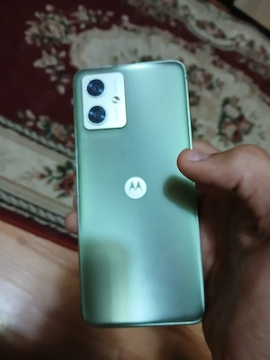 telefonul merge perfect (apeluri, net, aplicații) display spart (are pete bule dar funcționează) făr