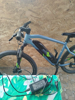 Bicicletă electrică 