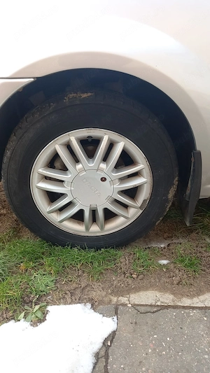 Dacia Logan din 2007  - imagine 9