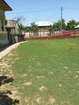 Casa taraneasca si curte - imagine 5