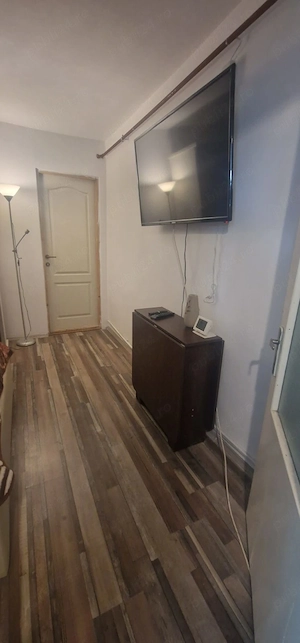 Închiriez garsoniera mobilată Valea Rosie - imagine 7