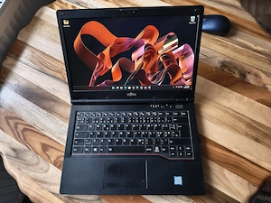 Fujitsu 32GB RAM | i5-8250U | SSD | Ecran Full HD IPS