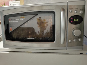 Cuptor cu microunde 
