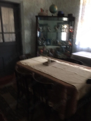 Casa taraneasca si curte - imagine 2