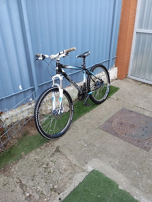 Vând bicicleta aluminiu Buls