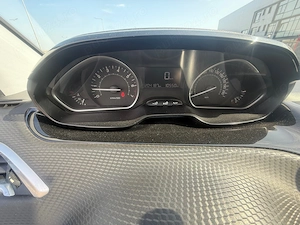 Peugeot 2008 PureTech 82 Active - imagine 6