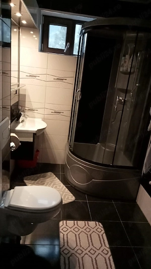 Închiriez apartament cu două camere mobilat și utilat.  - imagine 4